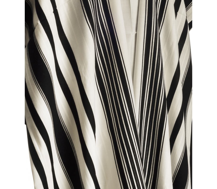 Talitnia Prima AA wool tallit — additional view